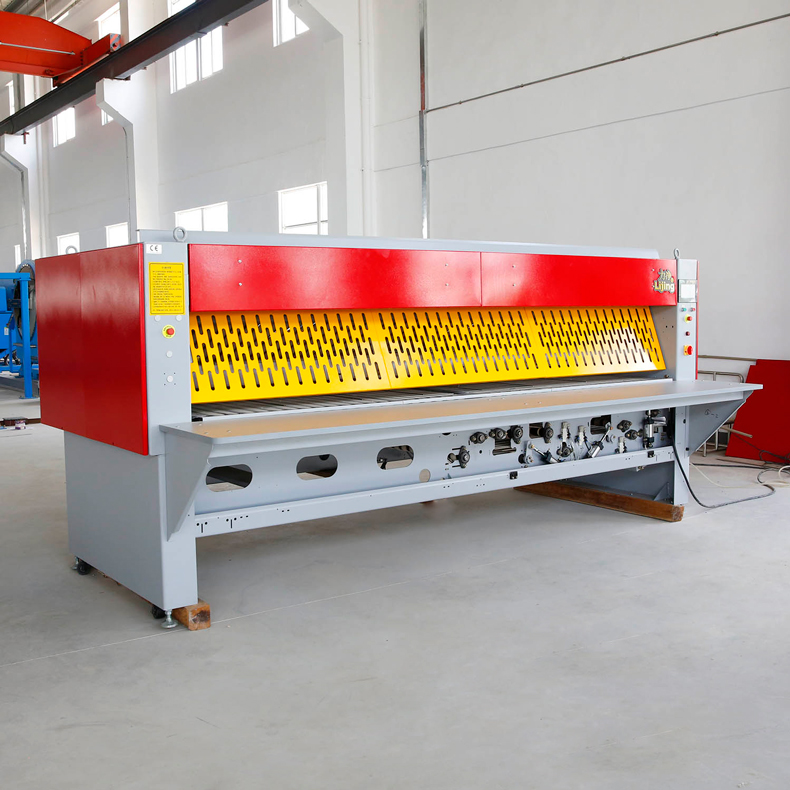 
		布草折叠机是有哪些结构组成？
		